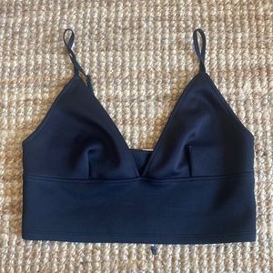 Black crop size small